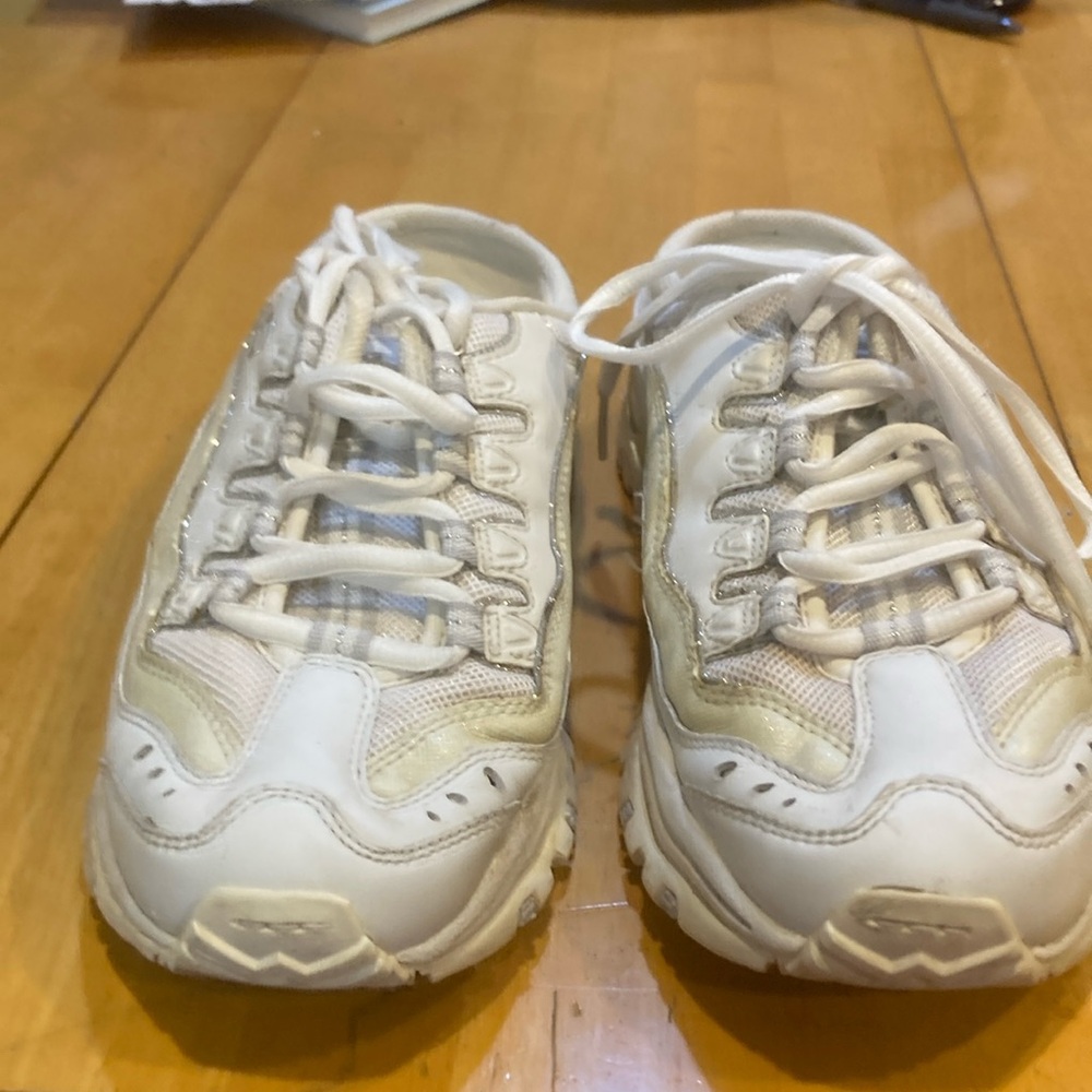 Skechers sport women’s shoes. Size 8 1/2